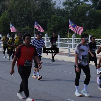 Runner Photo 7184062