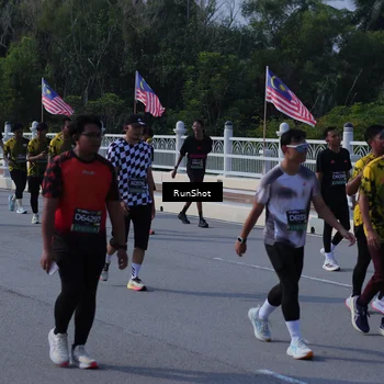 Runner Photo 7184063