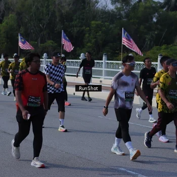 Runner Photo 7184074