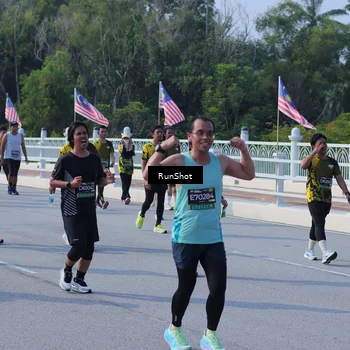 Runner Photo 7184244
