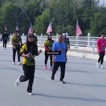 Runner Photo 7184513