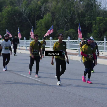 Runner Photo 7184594