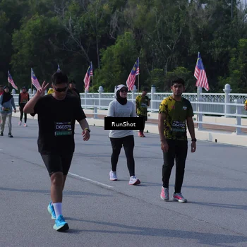 Runner Photo 7184649