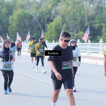 Runner Photo 7184692
