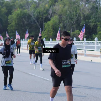 Runner Photo 7184696