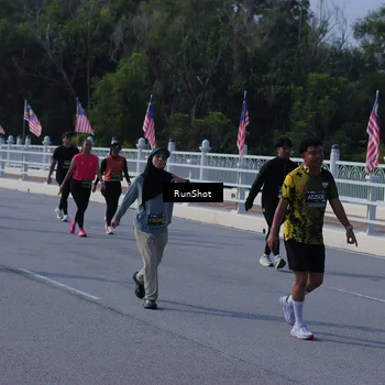 Runner Photo 7184863