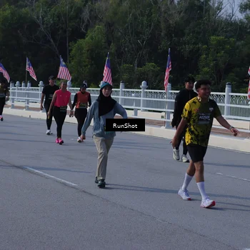 Runner Photo 7184901