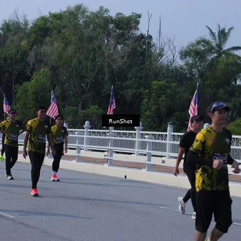 Runner Photo 7185002