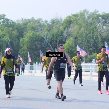 Runner Photo 7185044