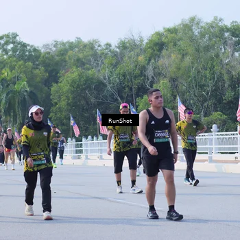 Runner Photo 7185054