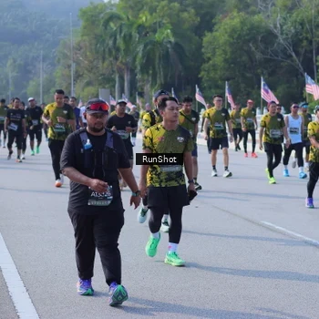 Runner Photo 7185459