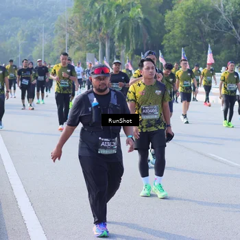 Runner Photo 7185472