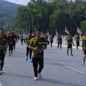 Runner Photo 7185576