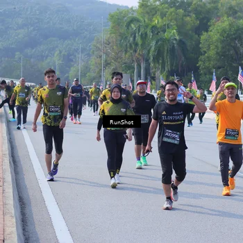 Runner Photo 7185640