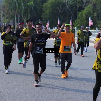 Runner Photo 7185650