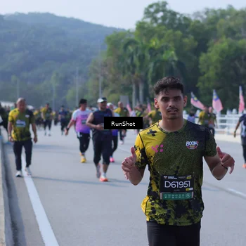 Runner Photo 7185741