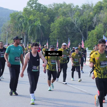 Runner Photo 7185971