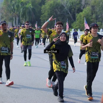 Runner Photo 7186381