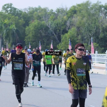 Runner Photo 7186455