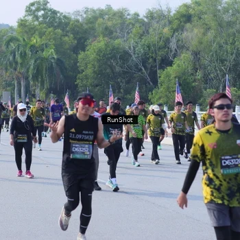 Runner Photo 7186474