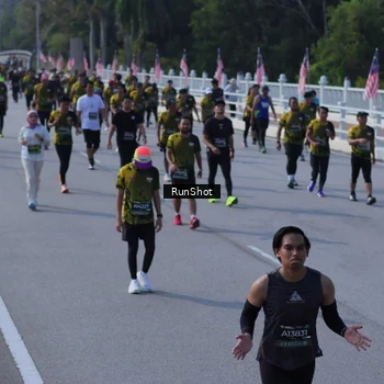 Runner Photo 7186735