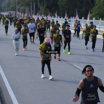 Runner Photo 7186739