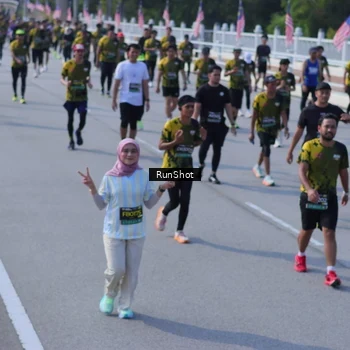 Runner Photo 7186847