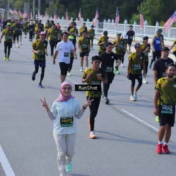 Runner Photo 7186853