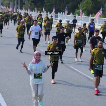 Runner Photo 7186868