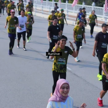 Runner Photo 7186928