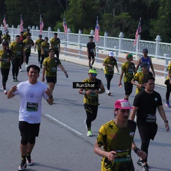 Runner Photo 7187003