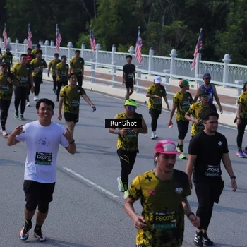 Runner Photo 7187005