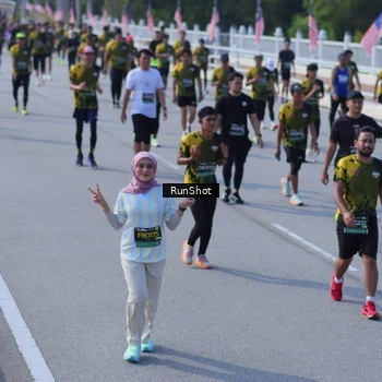 Runner Photo 7187030