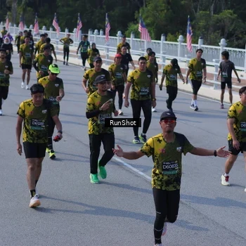 Runner Photo 7187118