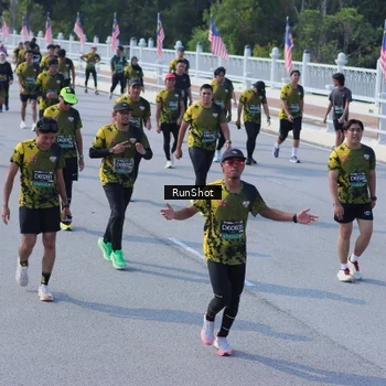 Runner Photo 7187119