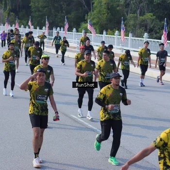 Runner Photo 7187143