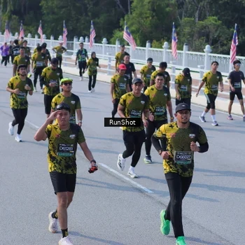 Runner Photo 7187146