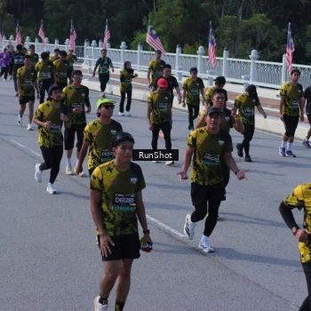 Runner Photo 7187248