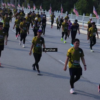 Runner Photo 7187492