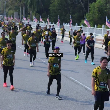 Runner Photo 7187496