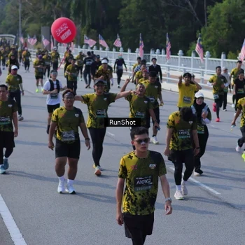 Runner Photo 7187544