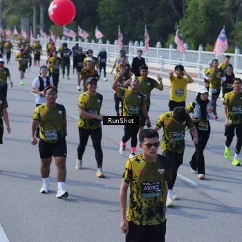 Runner Photo 7187548