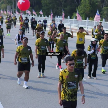 Runner Photo 7187549