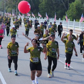 Runner Photo 7187557