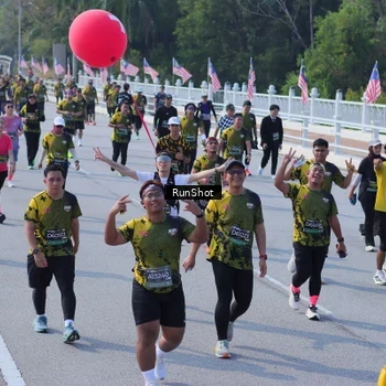Runner Photo 7187563