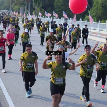 Runner Photo 7187575