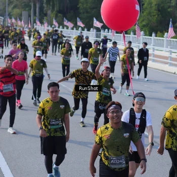 Runner Photo 7187601