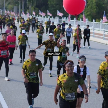 Runner Photo 7187608