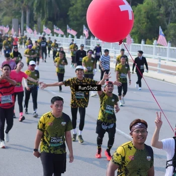 Runner Photo 7187641