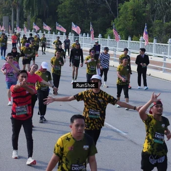 Runner Photo 7187653